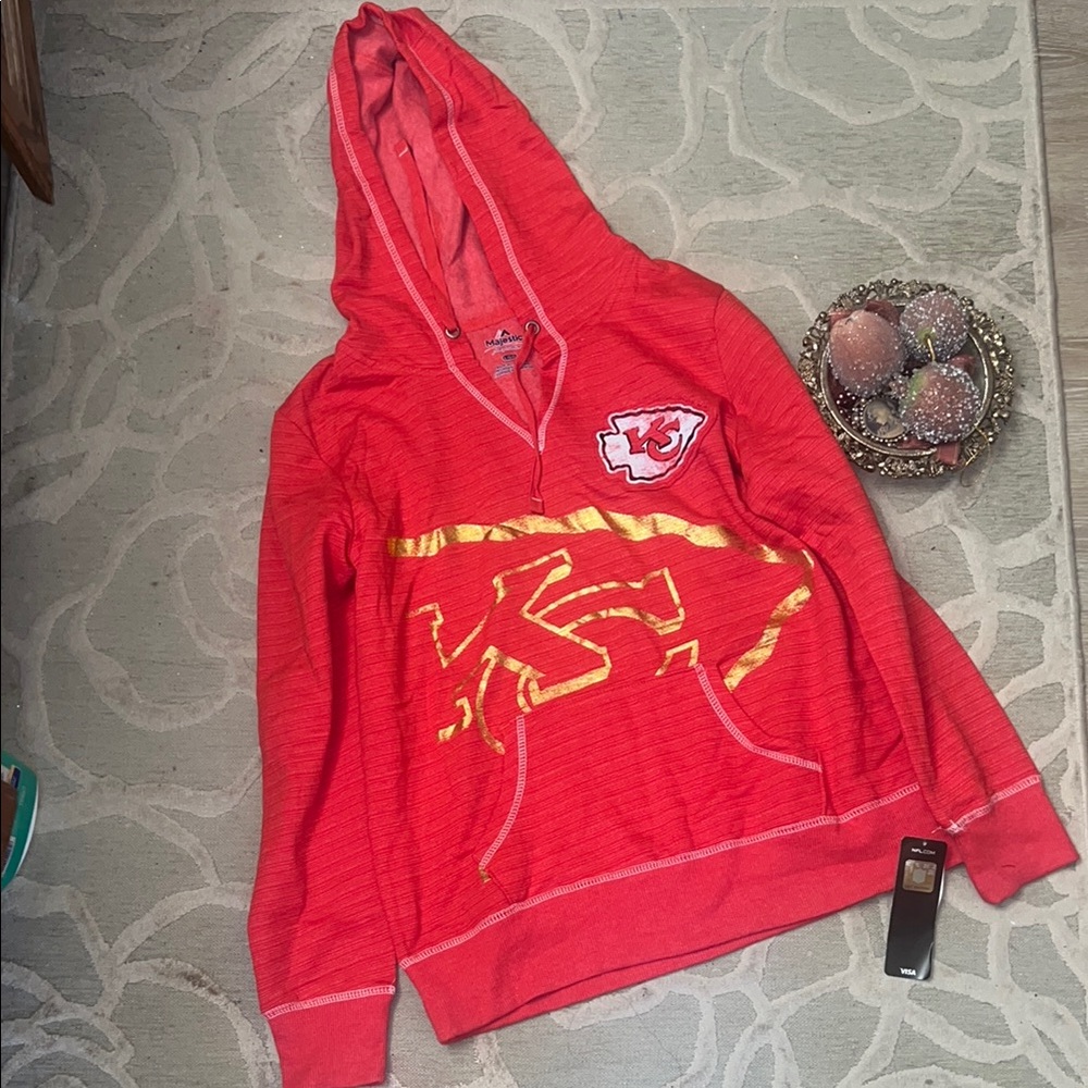 NWT🌷NFL🌷KC CHIEFS Majestic Fan Fashion metallic logo sweatshirt hoodie